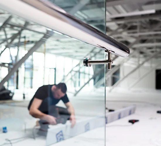 Boca Raton, FL highly skilled glass repair technicians